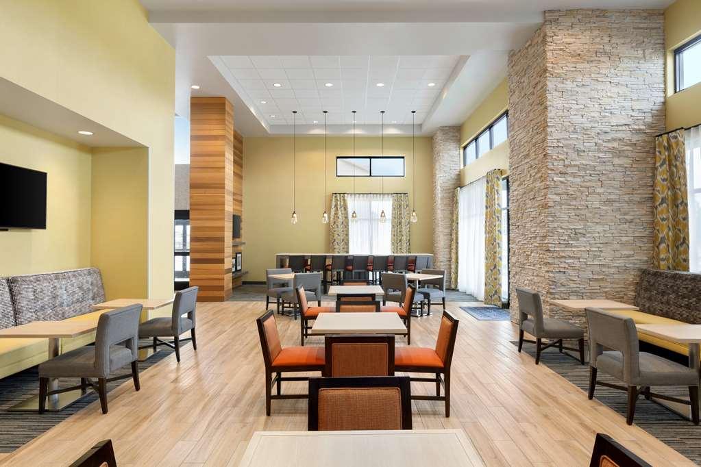 Hampton Inn & Suites スノコルミー インテリア 写真